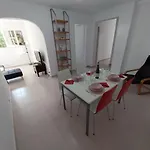 2 Bed 10min Walk To Ταραγόνα