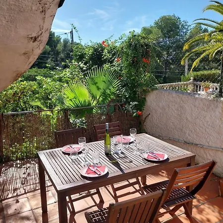 2 Bed 10min Walk To Apartman *