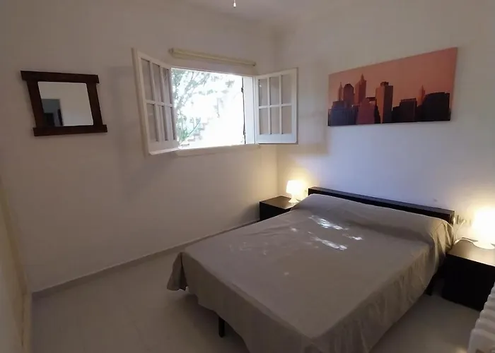 2 Bed 10min Walk To Apartman *
