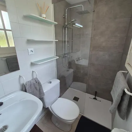 2 Bed 10min Walk To Appartamento